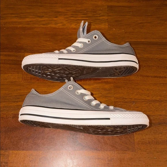 Converse 554880F ladies US 8 Chuck Taylor Double Tongue Low Top Ox Gray NWOT - Picture 10 of 10